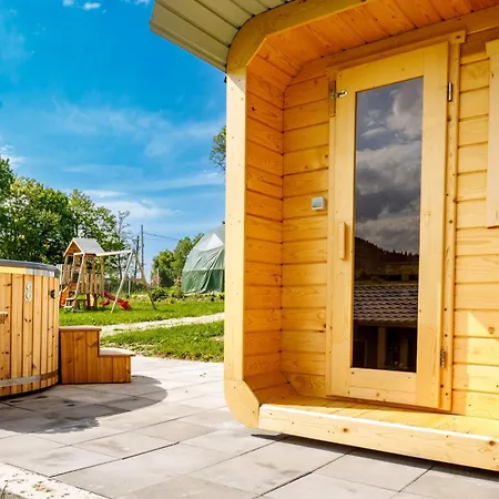 Garden Village Retreat Holiday home Bughea de Sus